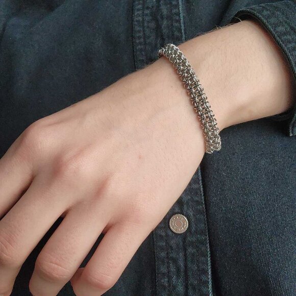Classic everyday silver mini gridlock byzantine chain weave bracelet - Picture 4 of 13